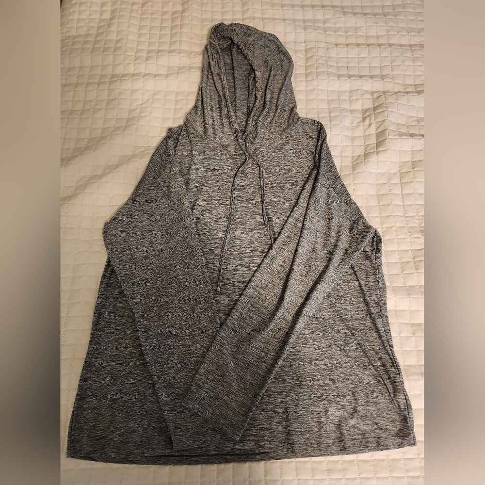 lightweight hooded top